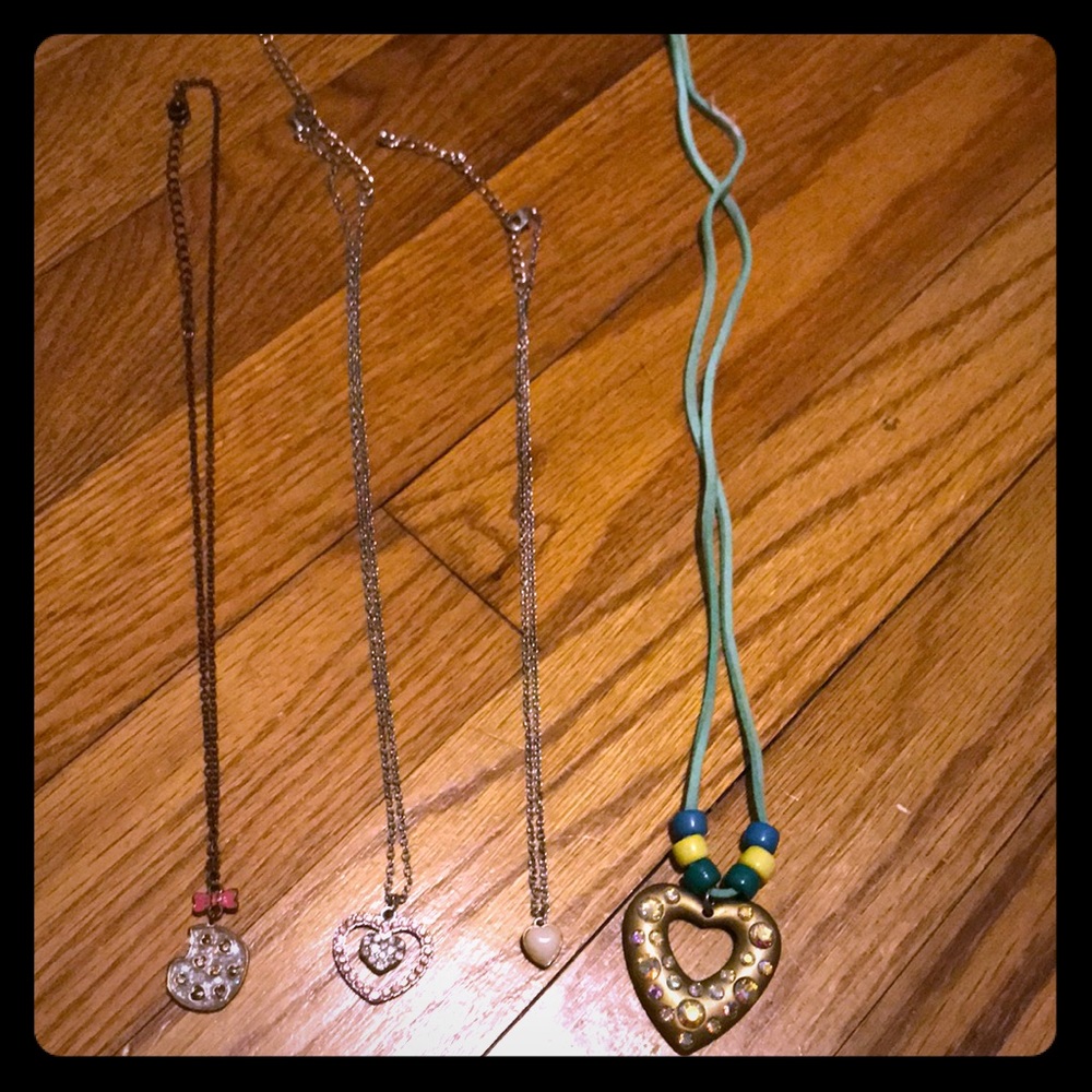Bundle of 4 necklaces